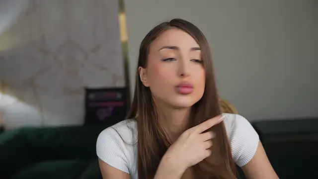 Snapshot of Luna_secretgirl chatting on March 2026 09:28:01 AM Luna secretgirl online show from March 2026 09:28:01 AM