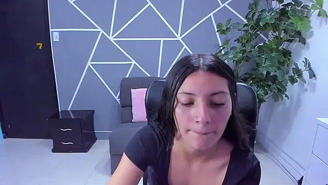 Snapshot of _Luna_Bennett chatting on February 2026 08:29:02 PM Luna Bennett online show from February 2026 08:29:02 PM