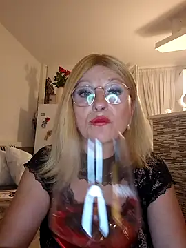 TinaLizxh online show from July 2026 11:19:01 PM