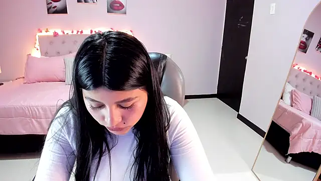 Snapshot of Miss_Cataleya__ chatting on May 2026 12:44:01 PM Miss Cataleya online show from May 2026 12:44:01 PM