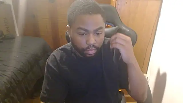 Snapshot of Breadwinnah chatting on September 2025 03:06:02 AM Breadwinnah online show from September 2025 03:06:02 AM