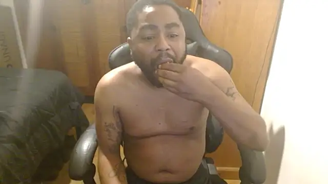 Snapshot of Breadwinnah chatting on September 2025 06:04:02 AM Breadwinnah online show from September 2025 06:04:02 AM