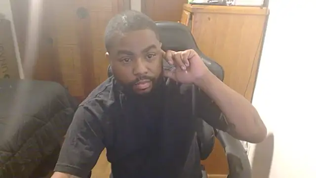 Snapshot of Breadwinnah chatting on September 2025 03:53:01 AM Breadwinnah online show from September 2025 03:53:01 AM