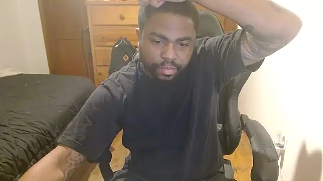 Snapshot of Breadwinnah chatting on October 2025 07:10:02 AM Breadwinnah online show from October 2025 07:10:02 AM