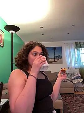 Snapshot of DreamThickCouple chatting on April 2026 04:12:02 PM DreamThickCouple online show from April 2026 04:12:02 PM