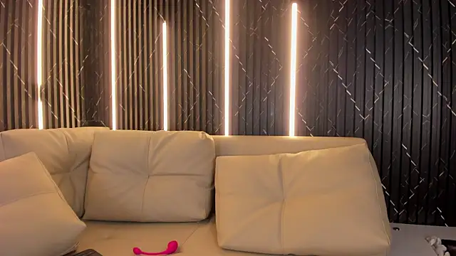 Snapshot of VioletRose_as chatting on April 2026 04:46:01 AM VioletRose as online show from April 2026 04:46:01 AM