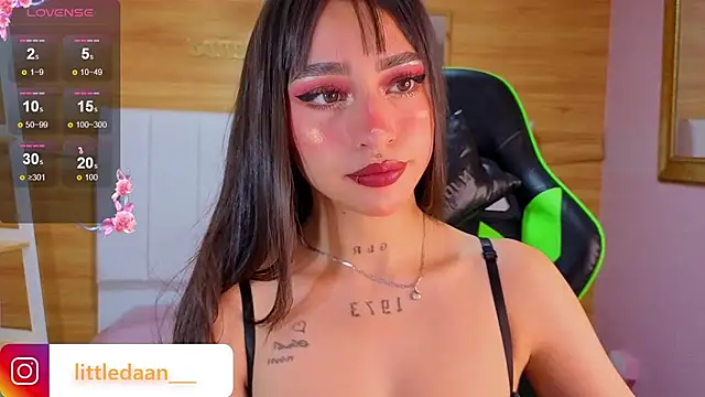 Snapshot of Abril_Velvet_a_ chatting on January 2026 12:54:01 PM Abril Velvet a online show from January 2026 12:54:01 PM