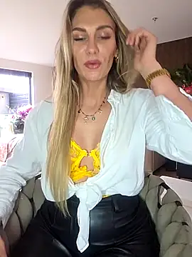 Snapshot of Melody1600 chatting on April 2026 01:41:01 PM Melody1600 online show from April 2026 01:41:01 PM