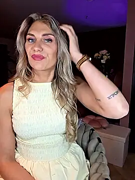 Snapshot of Melody1600 chatting on April 2026 09:38:01 PM Melody1600 online show from April 2026 09:38:01 PM