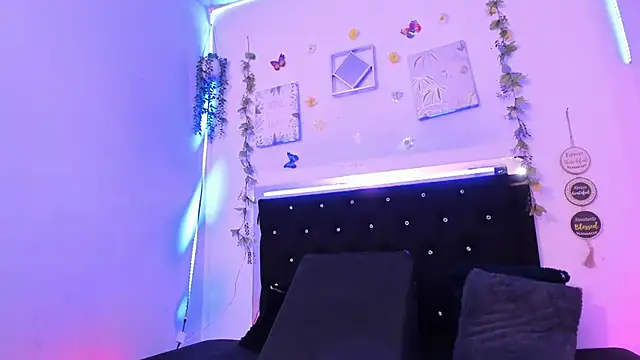 AkariRosetti online show from October 2025 12:00:02 PM