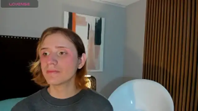 seraphine star online show from April 2026 08:50:01 PM