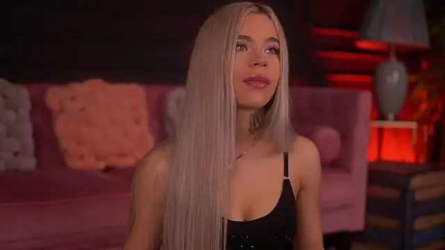 Snapshot of NickyBenz chatting on November 2025 07:08:02 PM NickyBenz online show from November 2025 07:08:02 PM