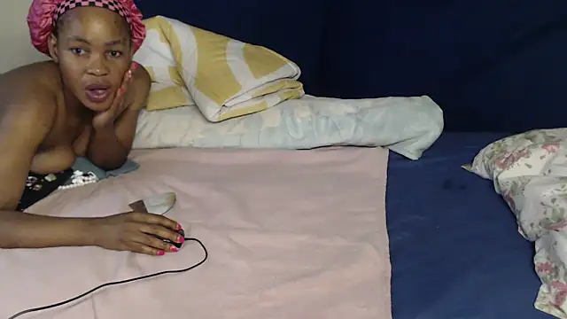 Snapshot of Sexy-Momo chatting on November 2025 01:33:02 AM Sexy-Momo online show from November 2025 01:33:02 AM