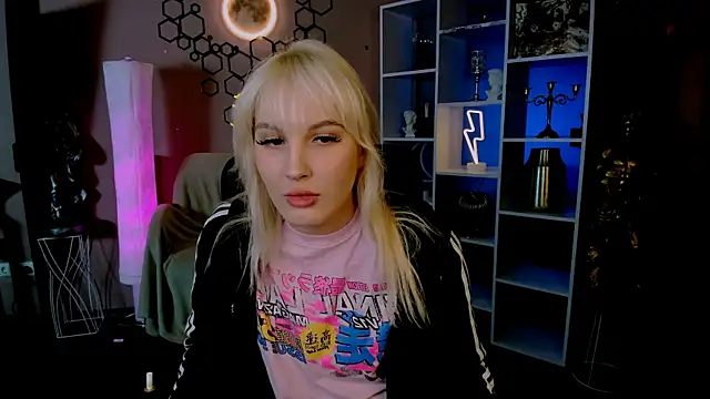 Snapshot of marta_smith chatting on November 2025 08:12:01 PM marta smith online show from November 2025 08:12:01 PM