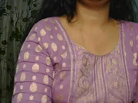 Snapshot of Jennifer_1999 chatting on May 2026 05:57:02 AM Jennifer 1999 online show from May 2026 05:57:02 AM