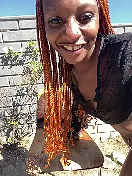 Snapshot of LonelyQueenxx25 chatting on June 2026 09:44:01 AM LonelyQueenxx25 online show from June 2026 09:44:01 AM