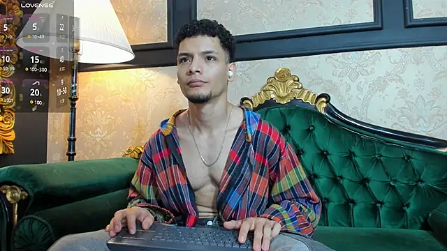 AlessandroKiing online show from April 2026 08:31:01 PM