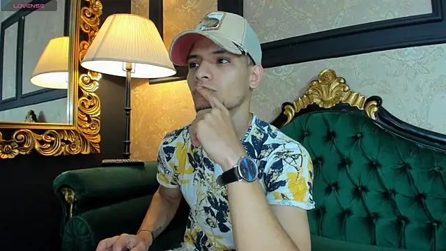 AlessandroKiing online show from April 2026 07:07:01 PM