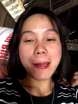 Snapshot of QuingLin chatting on October 2025 07:43:02 AM QuingLin online show from October 2025 07:43:02 AM