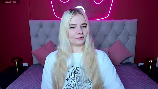 RuthBryant online show from November 2025 01:06:02 AM