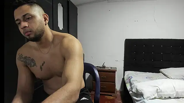 Snapshot of Ryan_xc1 chatting on November 2025 02:22:02 AM Ryan xc1 online show from November 2025 02:22:02 AM