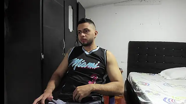 Snapshot of Ryan_xc1 chatting on December 2025 02:21:01 AM Ryan xc1 online show from December 2025 02:21:01 AM