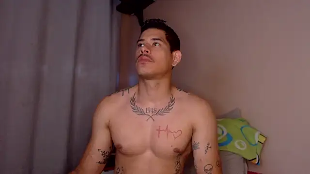 Snapshot of Jffer_sLHom chatting on April 2026 07:34:02 PM Jffer sLHom online show from April 2026 07:34:02 PM