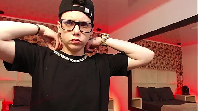 Snapshot of SpencerMontgomery chatting on September 2025 08:20:02 PM SpencerMontgomery online show from September 2025 08:20:02 PM