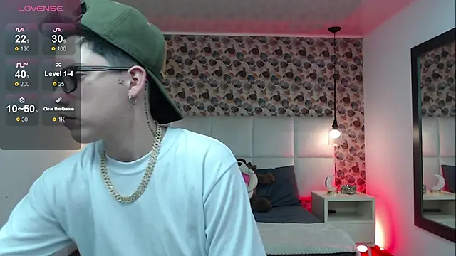 Snapshot of SpencerMontgomery chatting on September 2025 07:04:01 PM SpencerMontgomery online show from September 2025 07:04:01 PM