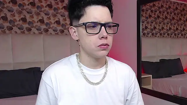 Snapshot of SpencerMontgomery chatting on October 2025 04:39:01 PM SpencerMontgomery online show from October 2025 04:39:01 PM