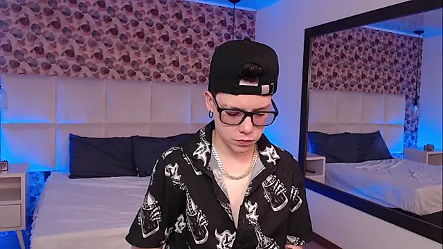 Snapshot of SpencerMontgomery chatting on October 2025 04:29:02 PM SpencerMontgomery online show from October 2025 04:29:02 PM