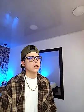 Snapshot of SpencerMontgomery chatting on October 2025 07:19:02 PM SpencerMontgomery online show from October 2025 07:19:02 PM