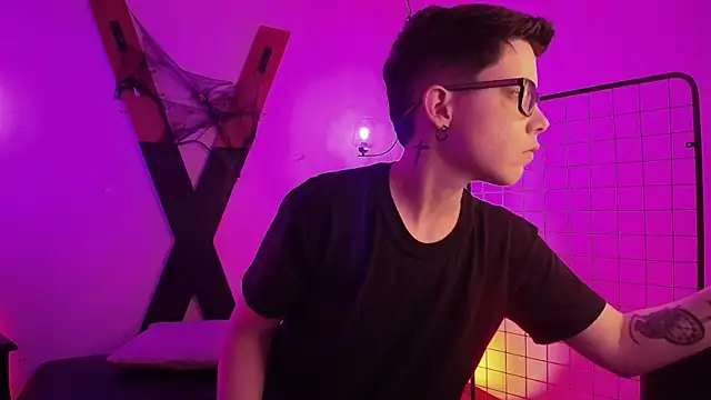 Snapshot of SpencerMontgomery chatting on November 2025 07:34:01 PM SpencerMontgomery online show from November 2025 07:34:01 PM