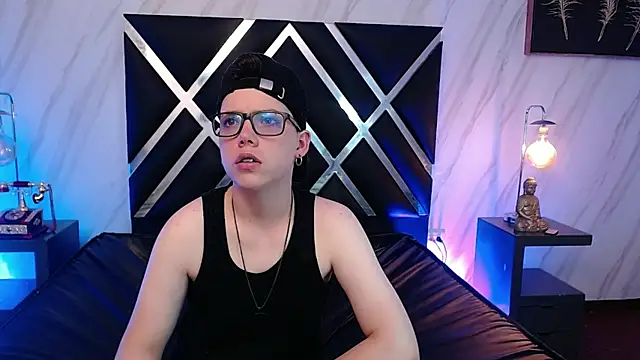 Snapshot of SpencerMontgomery chatting on December 2025 07:55:01 PM SpencerMontgomery online show from December 2025 07:55:01 PM