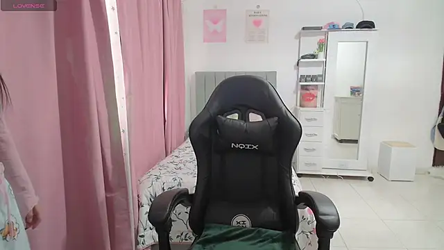 violetta blackk online show from February 2026 04:17:01 PM