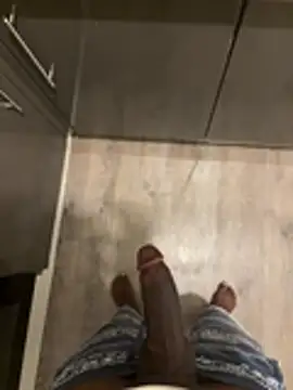 Snapshot of Trhge253 chatting on April 2026 11:37:02 PM Trhge253 online show from April 2026 11:37:02 PM