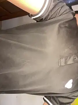 Snapshot of elfernh chatting on October 2025 03:45:01 AM elfernh online show from October 2025 03:45:01 AM