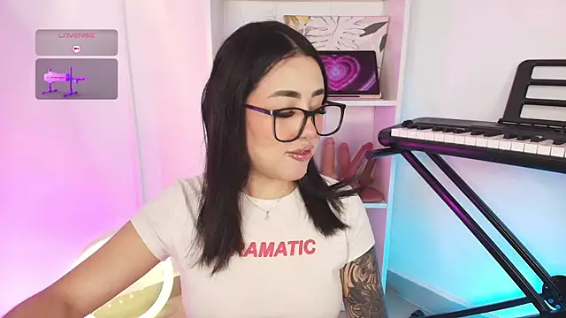 justonecute online show from January 2026 12:03:02 AM