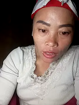 Snapshot of CoMay003 chatting on November 2025 01:57:02 PM CoMay003 online show from November 2025 01:57:02 PM