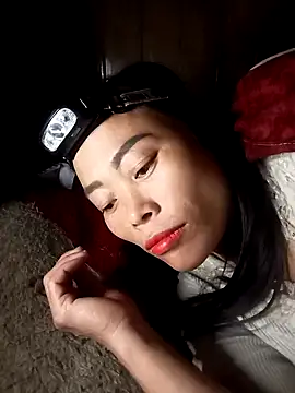 Snapshot of CoMay003 chatting on November 2025 02:01:01 PM CoMay003 online show from November 2025 02:01:01 PM