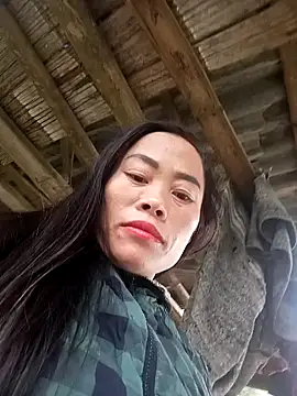 Snapshot of CoMay003 chatting on November 2025 03:28:01 AM CoMay003 online show from November 2025 03:28:01 AM