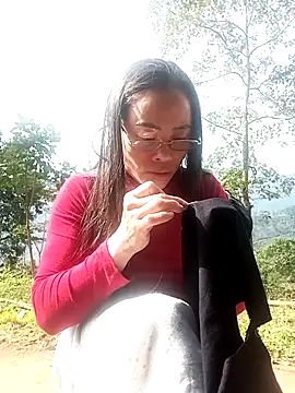 Snapshot of CoMay003 chatting on November 2025 02:33:01 AM CoMay003 online show from November 2025 02:33:01 AM