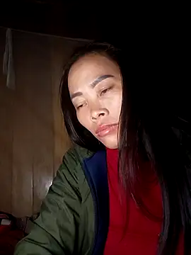 Snapshot of CoMay003 chatting on November 2025 02:39:02 PM CoMay003 online show from November 2025 02:39:02 PM