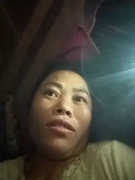 Snapshot of CoMay003 chatting on November 2025 08:00:01 PM CoMay003 online show from November 2025 08:00:01 PM