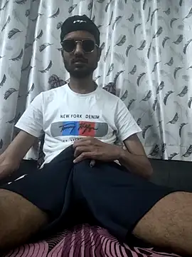 Snapshot of fckboy987 chatting on April 2026 04:52:01 PM fckboy987 online show from April 2026 04:52:01 PM