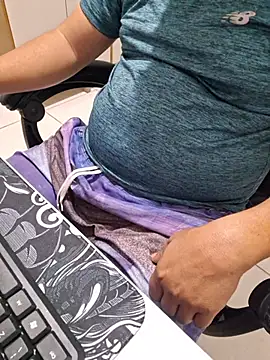 Carloskasado online show from February 2026 12:06:02 AM