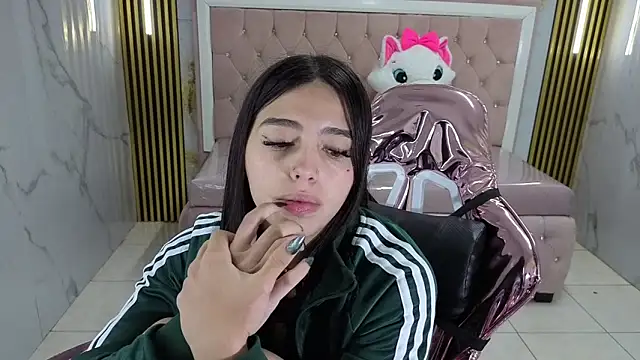 Snapshot of alehp_rose_s chatting on April 2026 01:09:02 PM alehp rose s online show from April 2026 01:09:02 PM