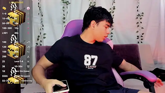 an drew18 online show from September 2025 03:24:02 PM