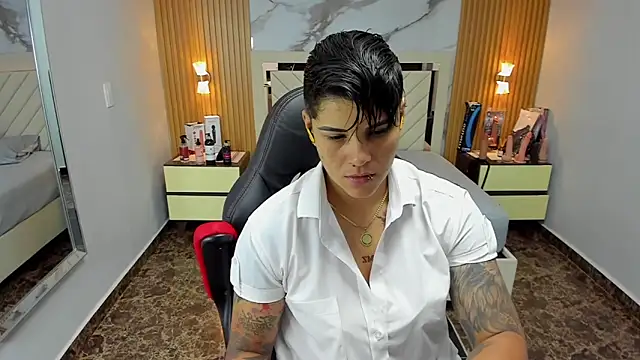 Snapshot of KAROLLJONES1 chatting on October 2025 02:42:02 AM KAROLLJONES1 online show from October 2025 02:42:02 AM