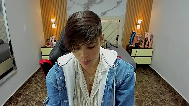 Snapshot of KAROLLJONES1 chatting on October 2025 08:11:02 PM KAROLLJONES1 online show from October 2025 08:11:02 PM